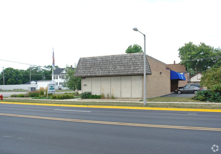 More Photos Of 323 W Galena Blvd, Aurora Office For Sale