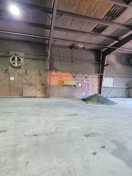 More Photos Of 102 S Avenue A, Freeport Manufacturing For Sale