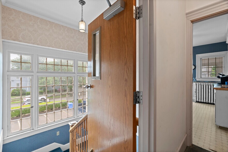 More Photos Of 1481 Chapel St, New Haven Office For Sale