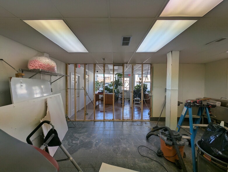 More Photos Of 1424 Lake St, Evanston Storefront Retail Residential For Lease