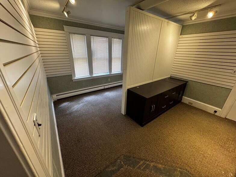 More Photos Of 152 Russell St, Worcester Office Residential For Lease