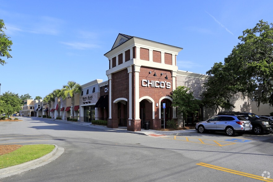 More Photos Of 5525 Abercorn St, Savannah General Retail For Lease
