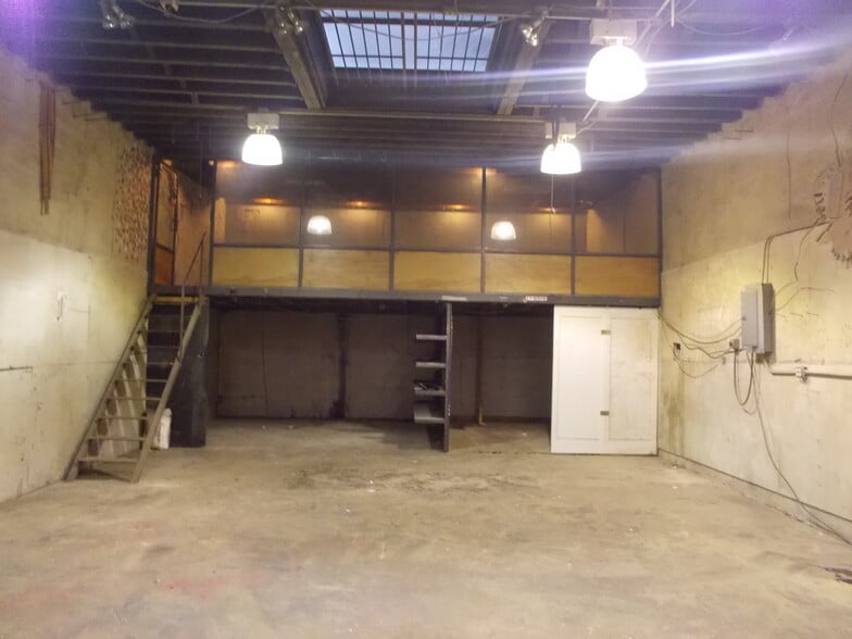 More Photos Of 122 Nostrand Ave, Brooklyn Warehouse For Lease
