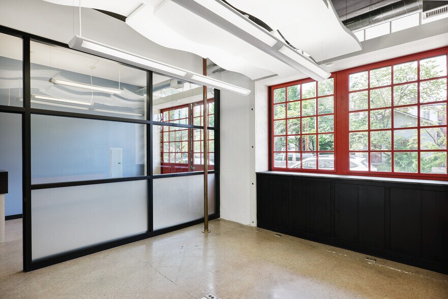 More Photos Of 1122 Rogers St, Louisville Police Fire Station For Sale