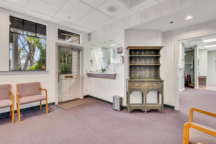 More Photos Of 418 Aviation Blvd, Santa Rosa Medical For Sale