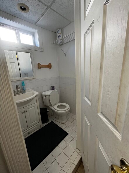 More Photos Of 1323 Bound Brook Rd, Middlesex Freestanding For Lease