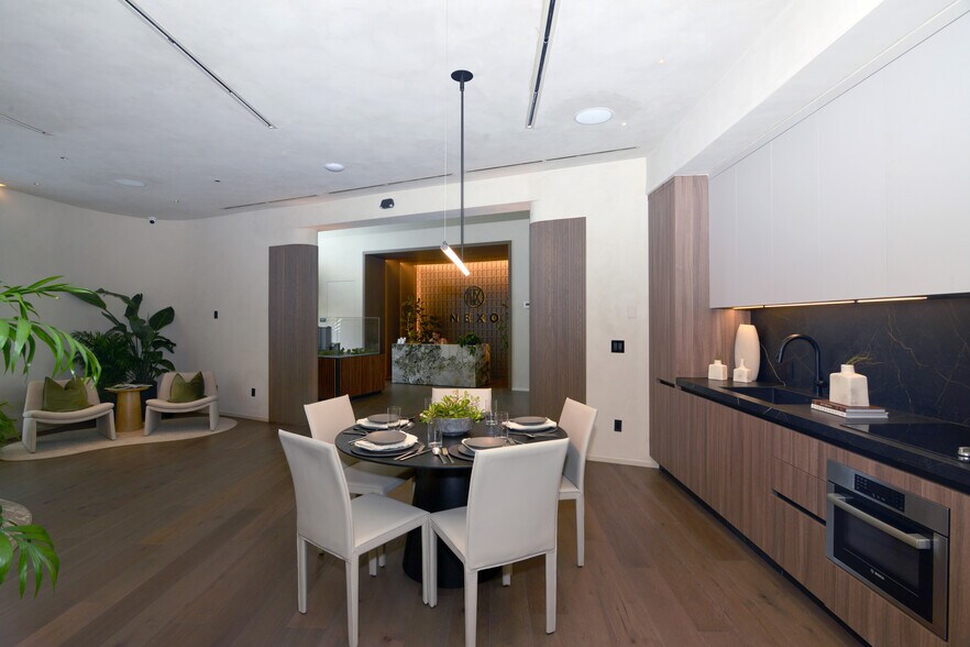 More Photos Of 13750 Biscayne Blvd, North Miami Beach Unknown For Lease