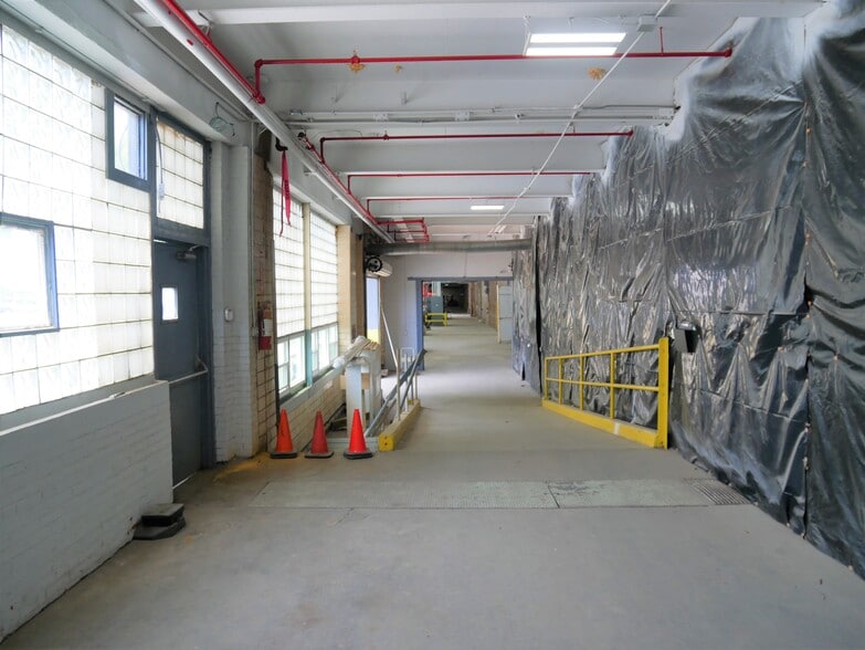 More Photos Of 105 Maple St, Rossville Light Distribution For Sale