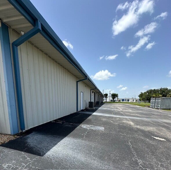 More Photos Of 23330 Harborview Rd, Port Charlotte Flex For Sale