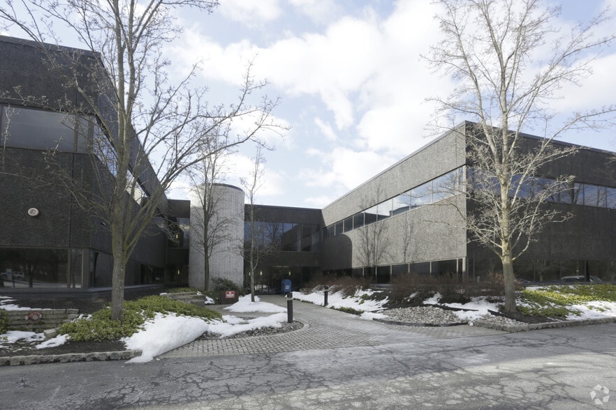 More Photos Of 70 S Orange Ave, Livingston Office For Lease