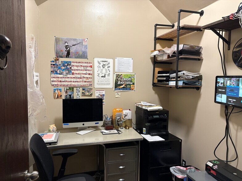 More Photos Of 15 W Redwing St, Duluth Office Residential For Sale