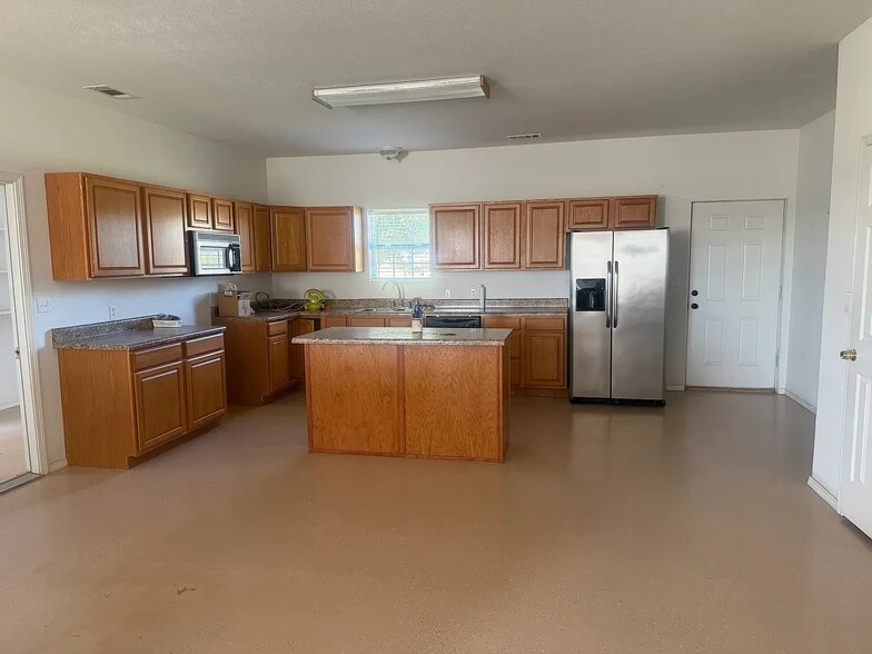 More Photos Of 16898 State Highway 205, Terrell Industrial For Lease