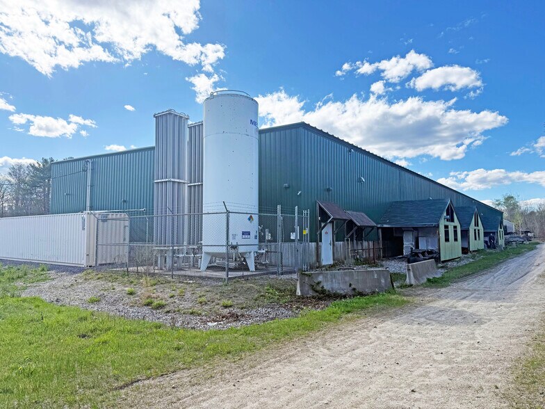 More Photos Of 33 Main St, Windham Manufacturing For Sale