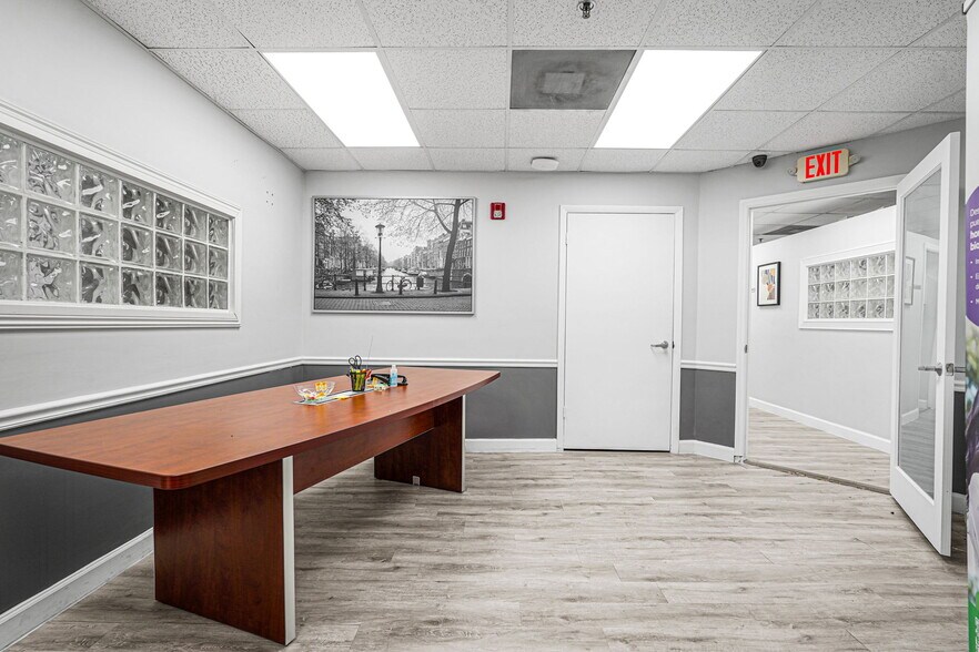 More Photos Of 2645 SW 37th Ave, Miami Medical For Sale