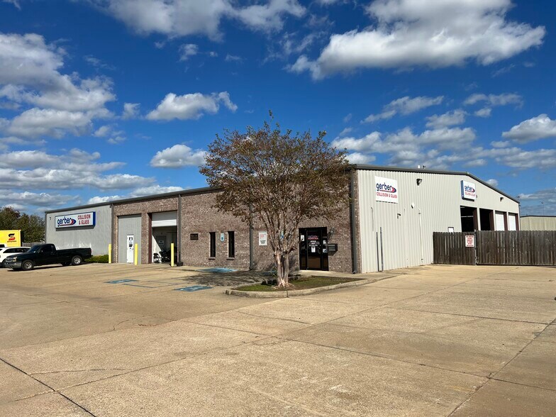 Primary Photo Of 3319 E Texas St, Bossier City Auto Repair For Sale