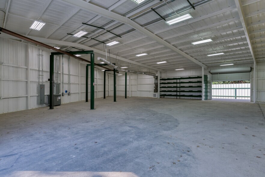 More Photos Of 3100 E Highway 199, Springtown Warehouse For Lease
