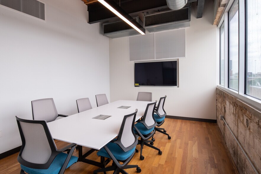 More Photos Of 2200 Main St, Dallas Loft Creative Space For Lease