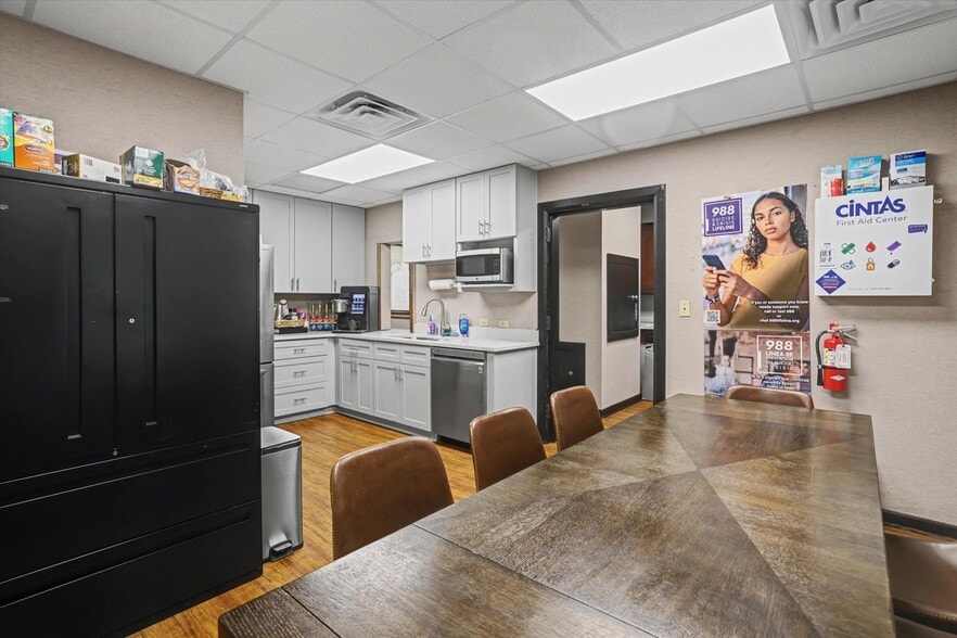 More Photos Of 3660 Hartsfield Rd, Tallahassee Office For Sale