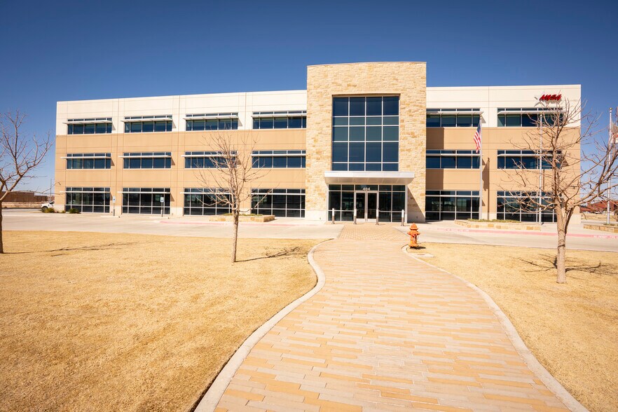 More Photos Of 404 Veterans Airpark Ln, Midland Office For Sale