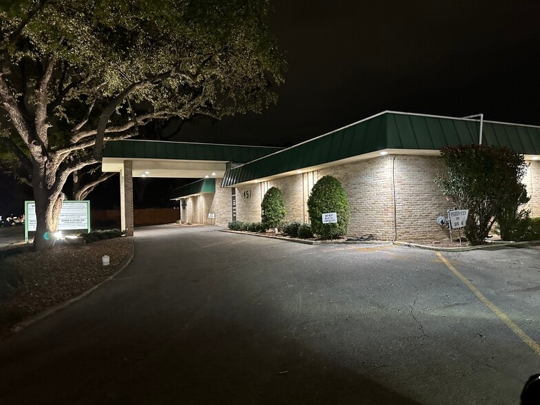 More Photos Of 457 Landa St, New Braunfels Office For Lease