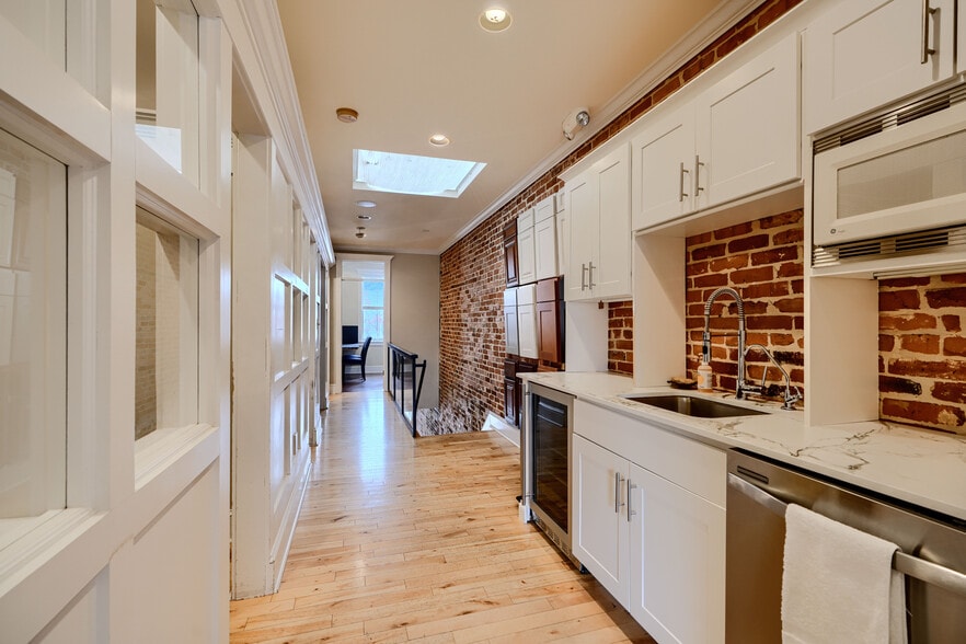 More Photos Of 3211 Eastern Ave, Baltimore Office For Lease