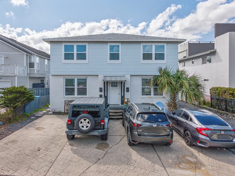 More Photos Of 123 Margaret St, Neptune Beach Multifamily For Sale