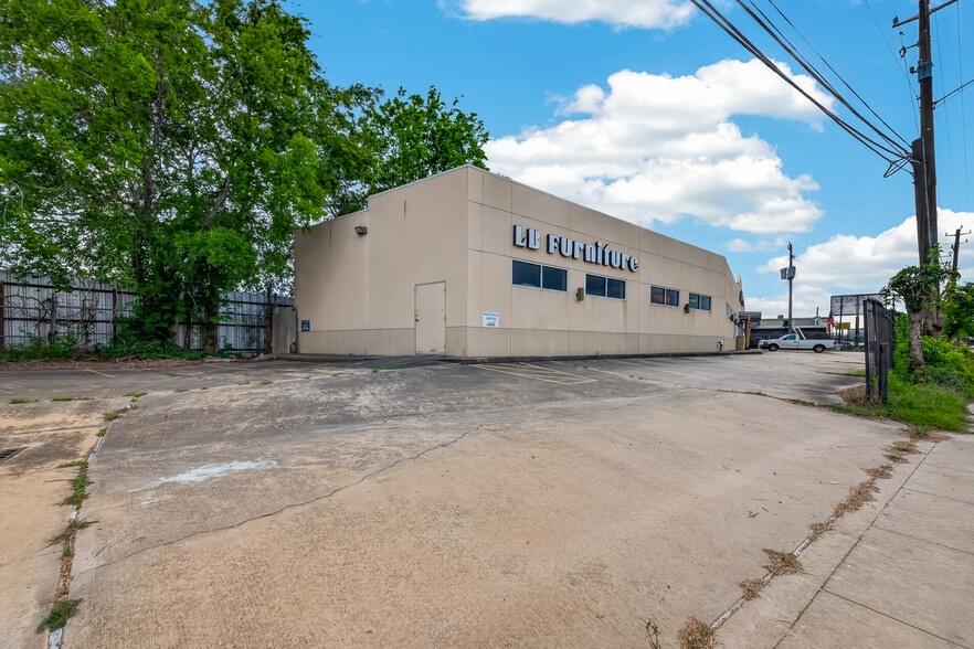 More Photos Of 9223 Bissonnet St, Houston General Retail For Sale