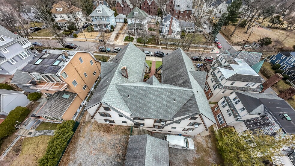 More Photos Of 4320 Hamilton Pl, Flushing Apartments For Sale