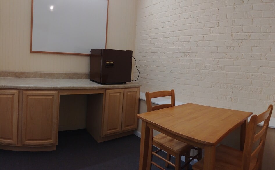 More Photos Of 242 2nd St, Cheraw Office For Lease