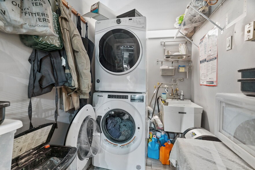 More Photos Of 1024 Washington Ave S, Minneapolis Apartments For Sale