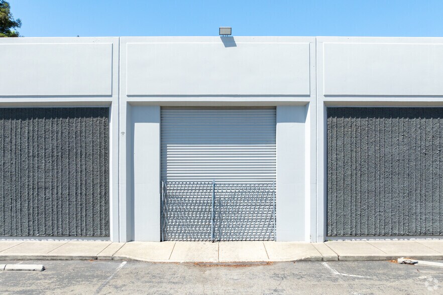 More Photos Of 2361 Industrial Pky W, Hayward Unknown For Lease