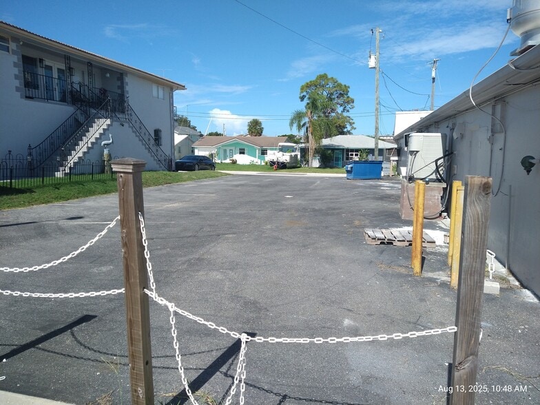 More Photos Of 6920-6928 Clark St, Hudson Restaurant For Sale