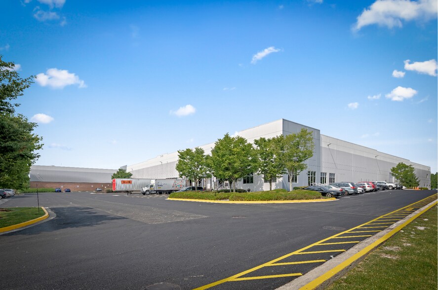 More Photos Of 7458 Candlewood Rd, Hanover Warehouse For Lease