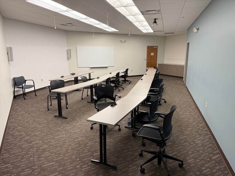 More Photos Of 2777 Prairie Dr, River Falls Office For Sale