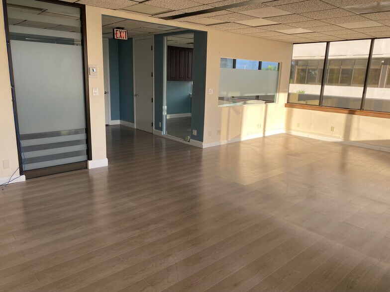 More Photos Of 4700 NW 2nd Ave, Boca Raton Office For Sale