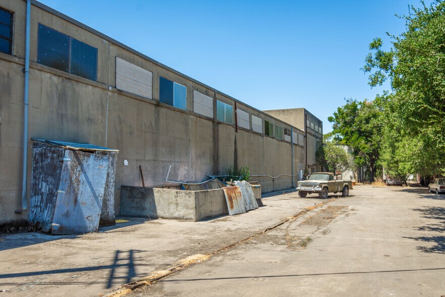 More Photos Of 701 N Stockton St, Lodi Manufacturing For Sale