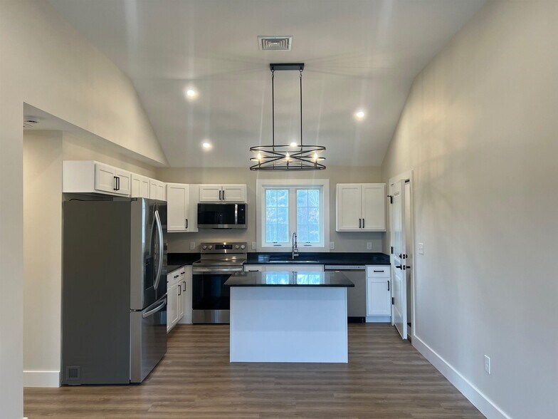 More Photos Of 83 King Rd, Chichester Apartments For Sale