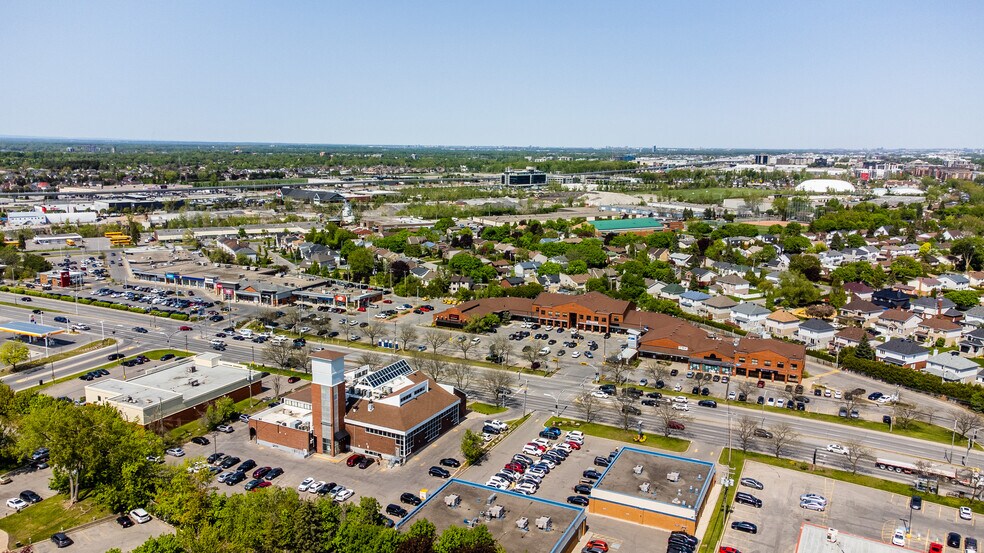 More Photos Of 2915 Boul Saint-Charles, Kirkland General Retail For Lease