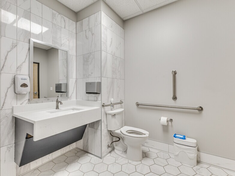 More Photos Of 1840 N 170th East Ave, Tulsa Industrial For Sale