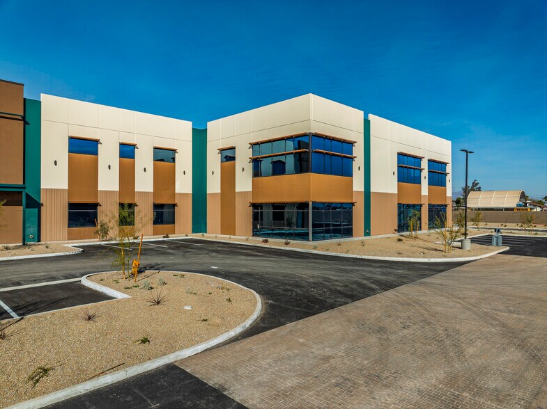 More Photos Of 3305 S Sossaman Rd, Mesa Distribution For Sale