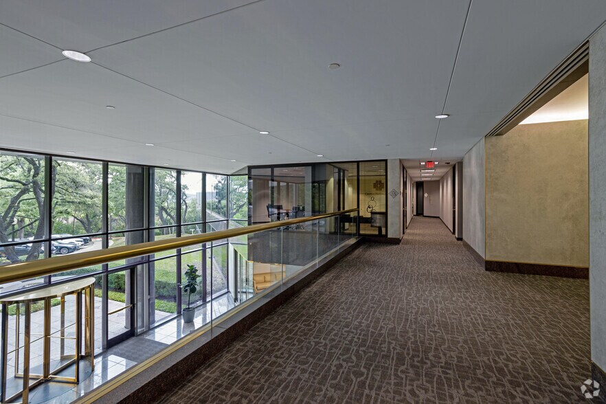 More Photos Of 6034 Courtyard Dr W, Austin Office For Lease