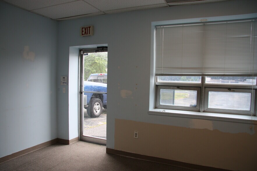 More Photos Of 535 Broadhollow Rd, Melville Office For Sale