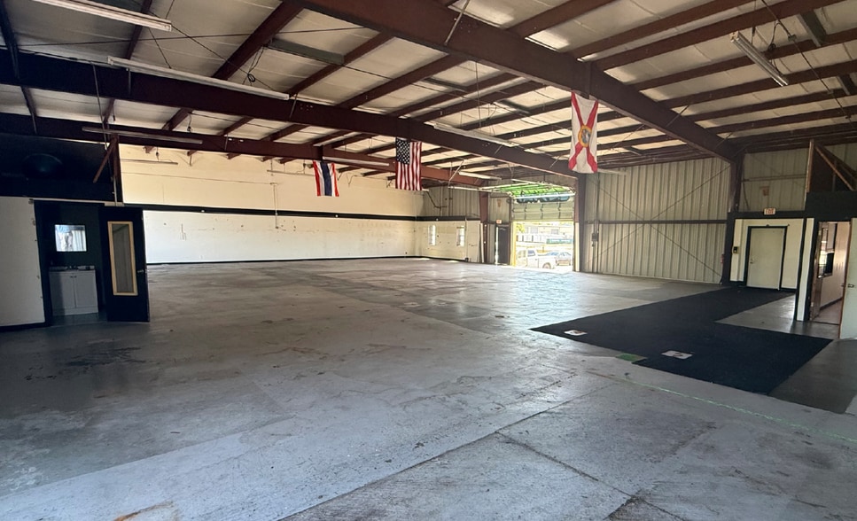 More Photos Of 2201 SE Indian St, Stuart Unknown For Lease