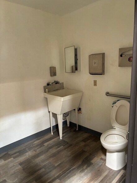 More Photos Of 3450 3rd St, San Francisco Warehouse For Lease