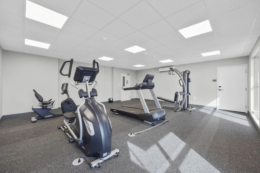 More Photos Of 2659 East Highland Avenue, Highland Hotel For Sale