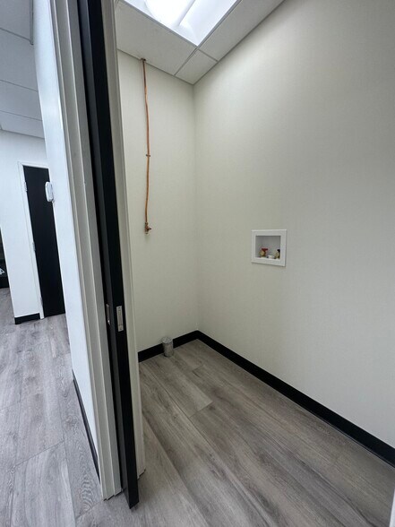 More Photos Of 4420 Valley View Rd, Edina Office For Lease