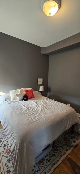 More Photos Of 1216 W Grand Ave, Chicago Storefront Retail Residential For Sale