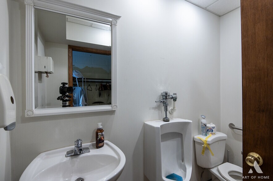 More Photos Of 9411 S 51st Ave, Oak Lawn Religious Facility For Sale