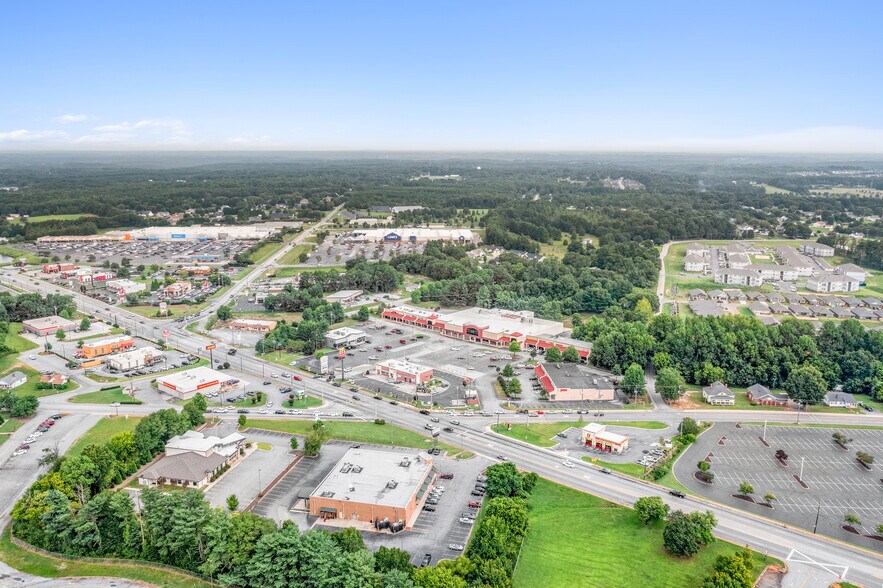 Primary Photo Of 3720 Boiling Springs Rd, Boiling Springs Unknown For Lease