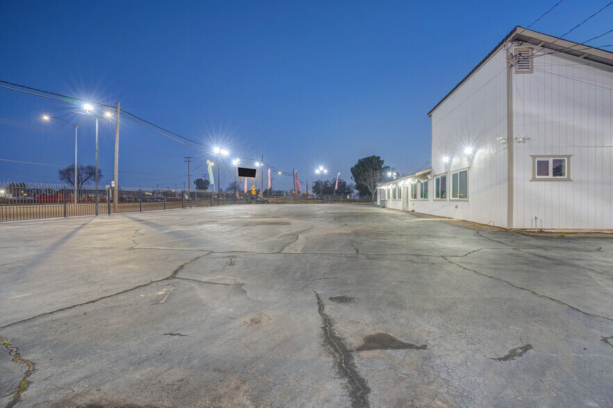 More Photos Of 854 Crows Landing Rd, Modesto Auto Dealership For Sale